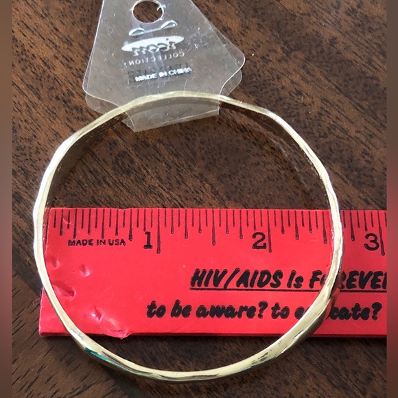 NWT Icon Collection hammered gold tone gloss bangle bracelet - Picture 11 of 11